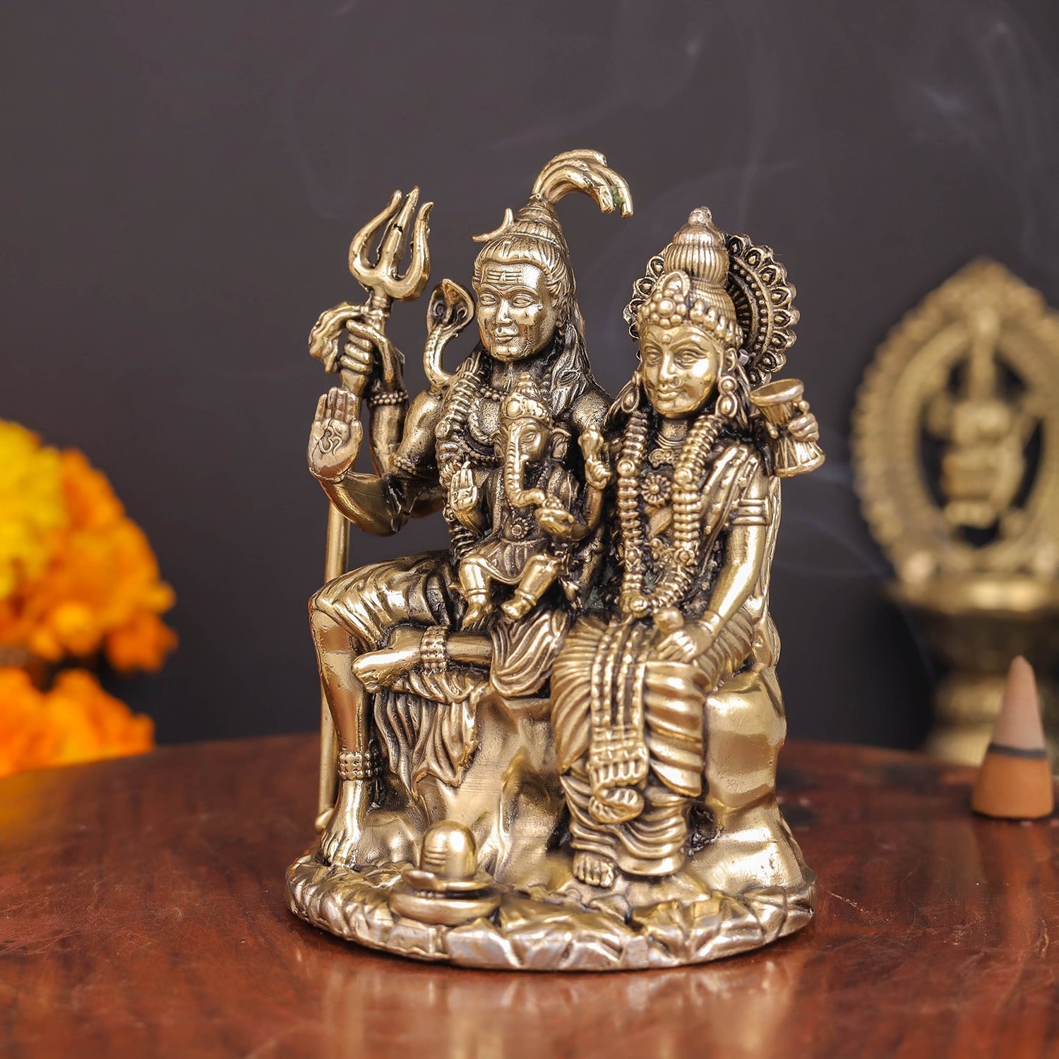 Brass Superfine Shiva and Parvati With Ganesha Idol 4 Inch - Image 4