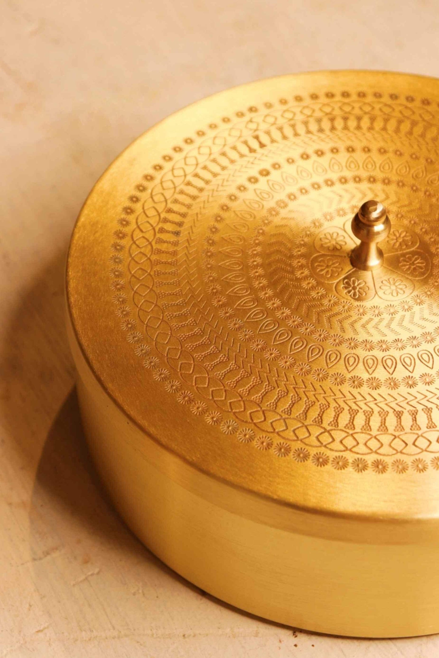 Brass Roti Chapati Box Mandala Art design with Tong – Image 5