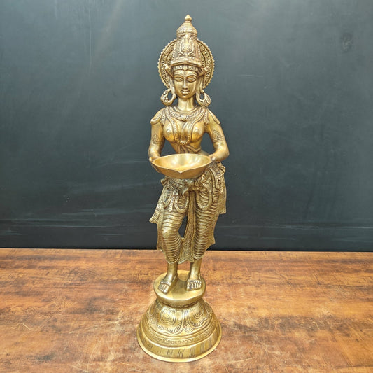 Brass Deeplakshmi Pavaai Vilakku Statue Showpiece For Home Decor 29 Inch
