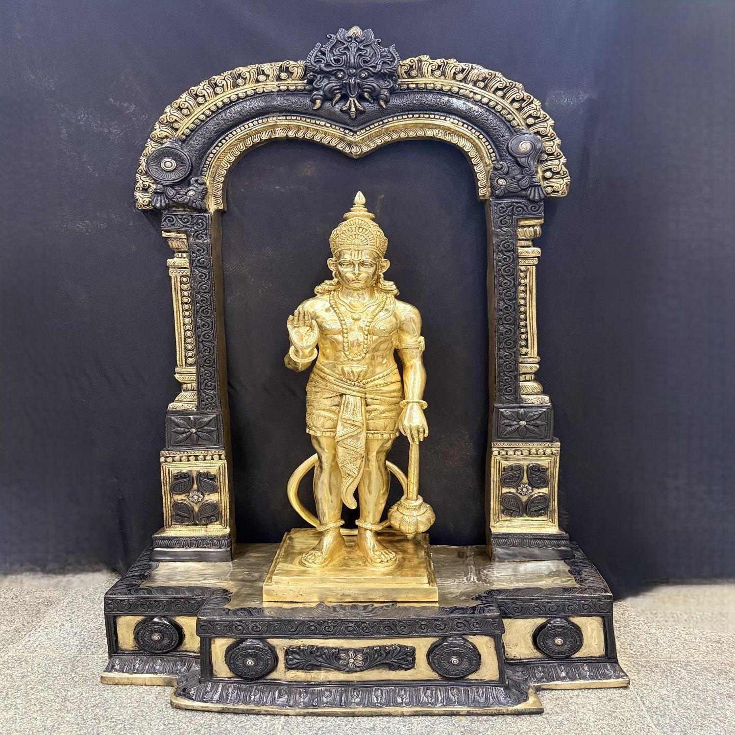 Brass Large Superfine Standing Hanuman Statue With Frame 5 Feet - Image 4