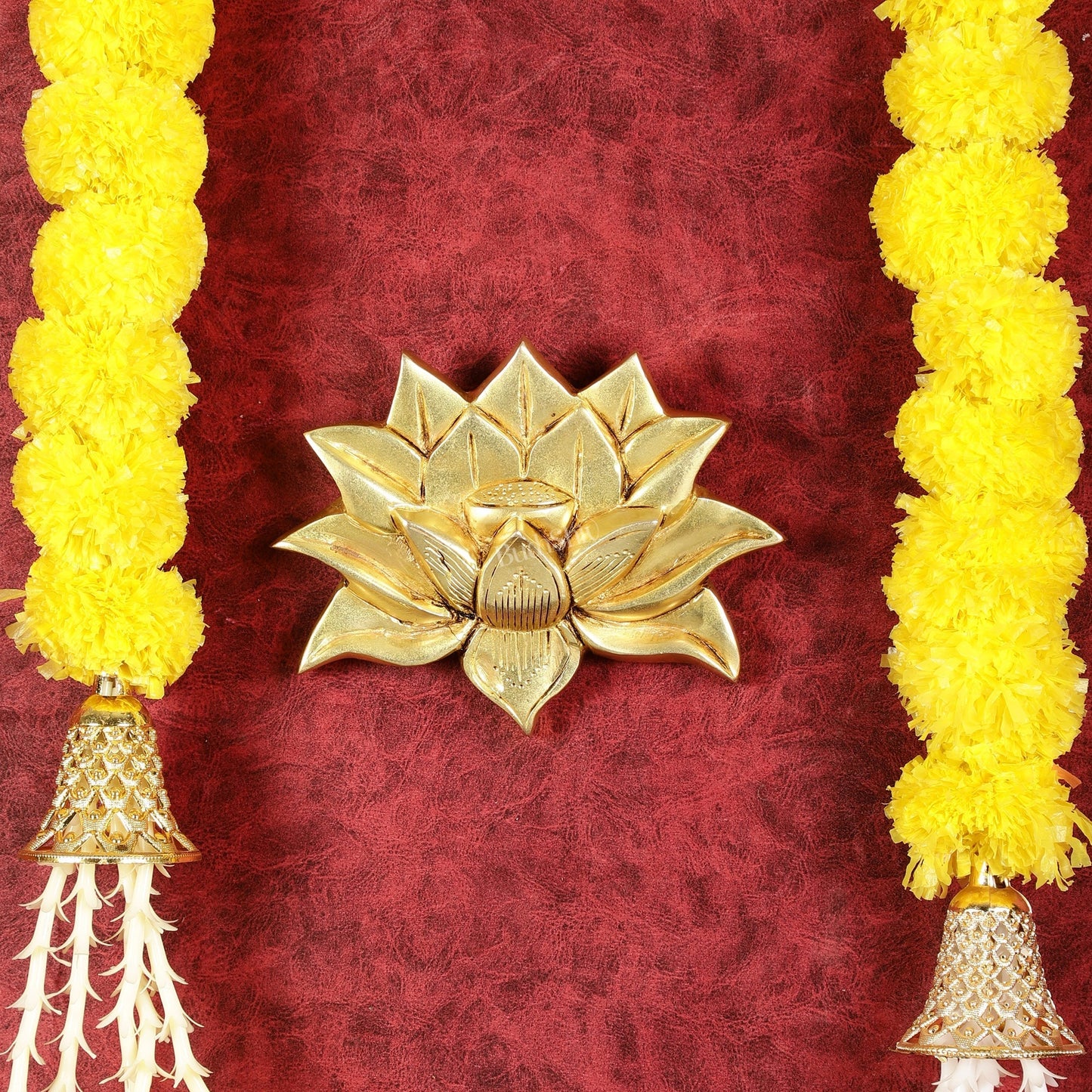 Handcrafted Brass Lotus Wall Hanging – Elegant Home Decor - Sama Homes Idol - Brass Sculpture