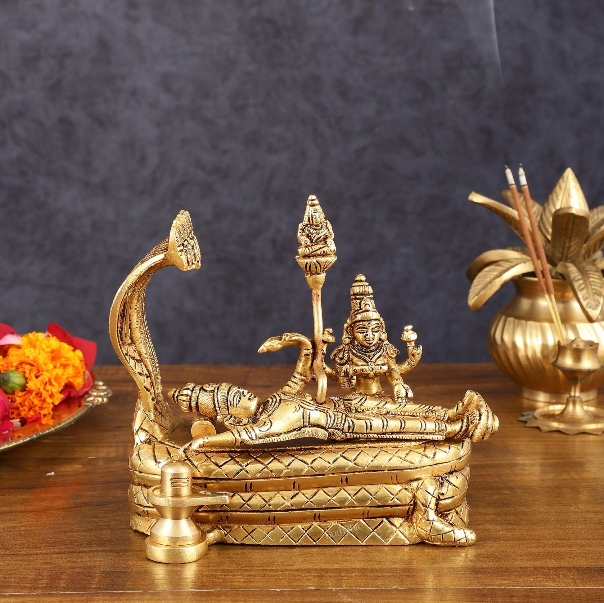 Pure Brass Superfine Padmanabha Swamy with devinlakshmi Idol - 5.5" Height - Sama Homes Idol - Brass Sculpture - Eco-friendly - Sama Homes