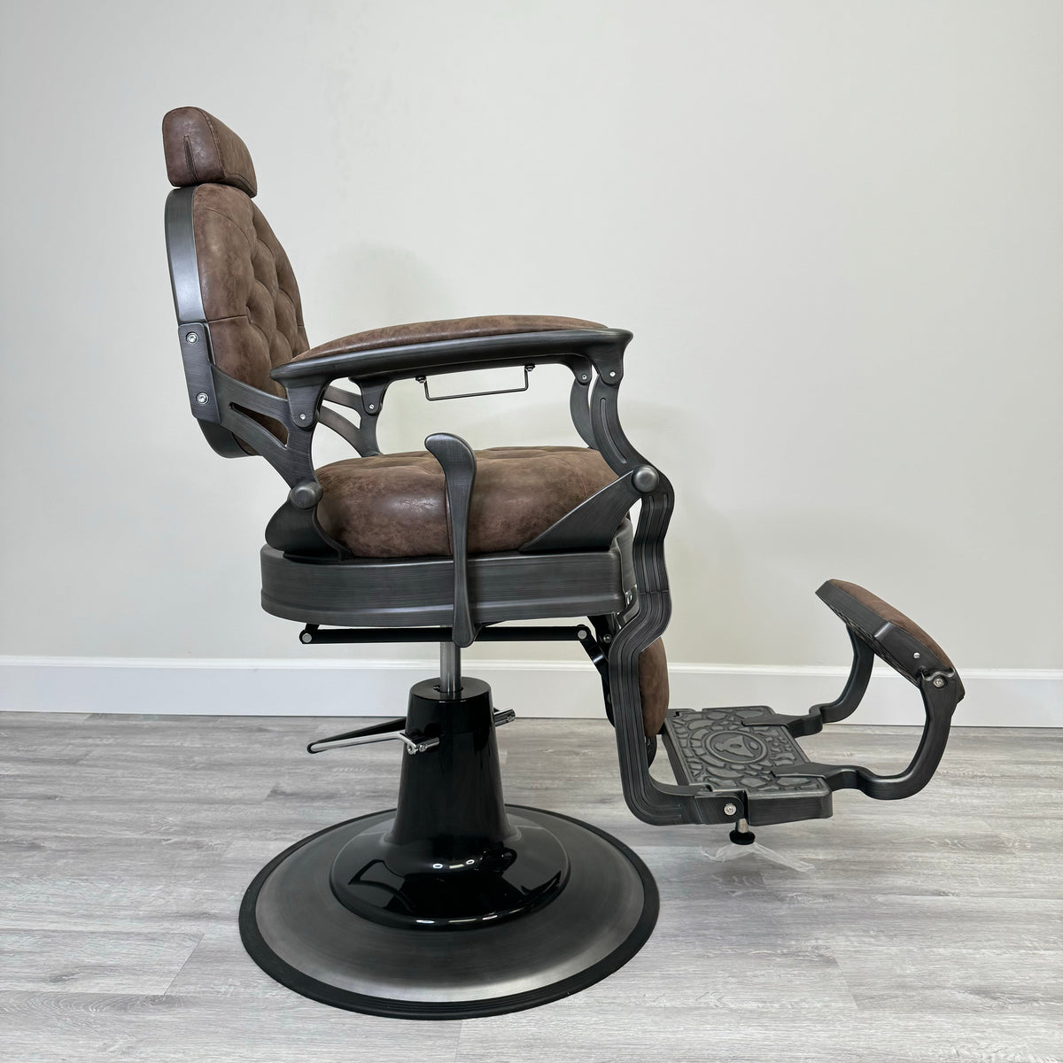 Kyoto Crown Barber Chair by Elite - Sustainable Living (View 5)