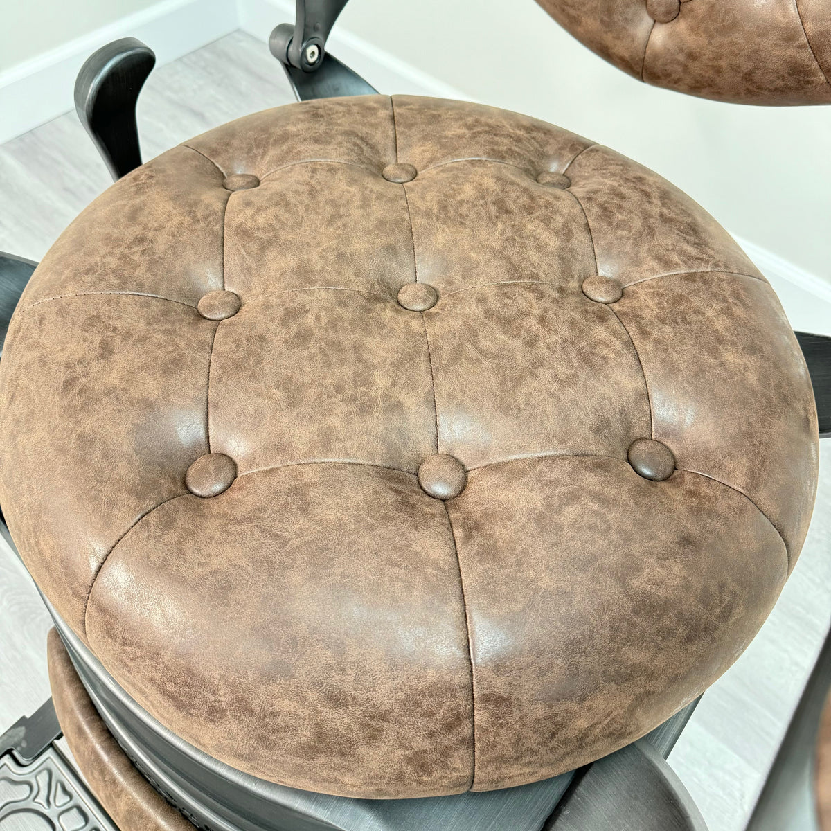 Kyoto Crown Barber Chair by Elite - Sustainable Living (View 7)