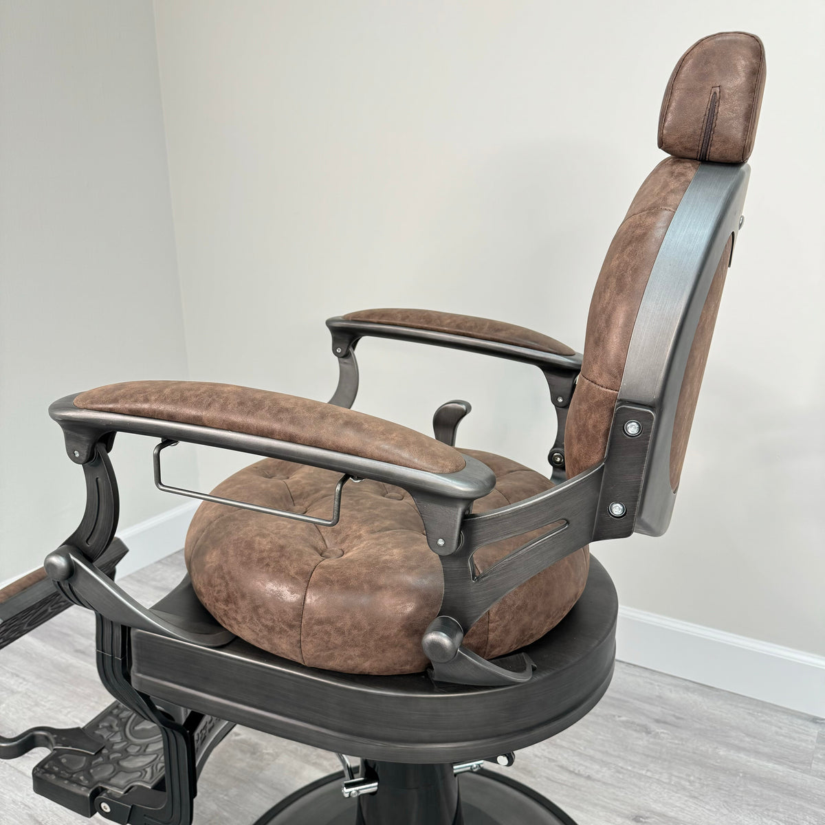 Kyoto Crown Barber Chair by Elite - Sustainable Living (View 8)