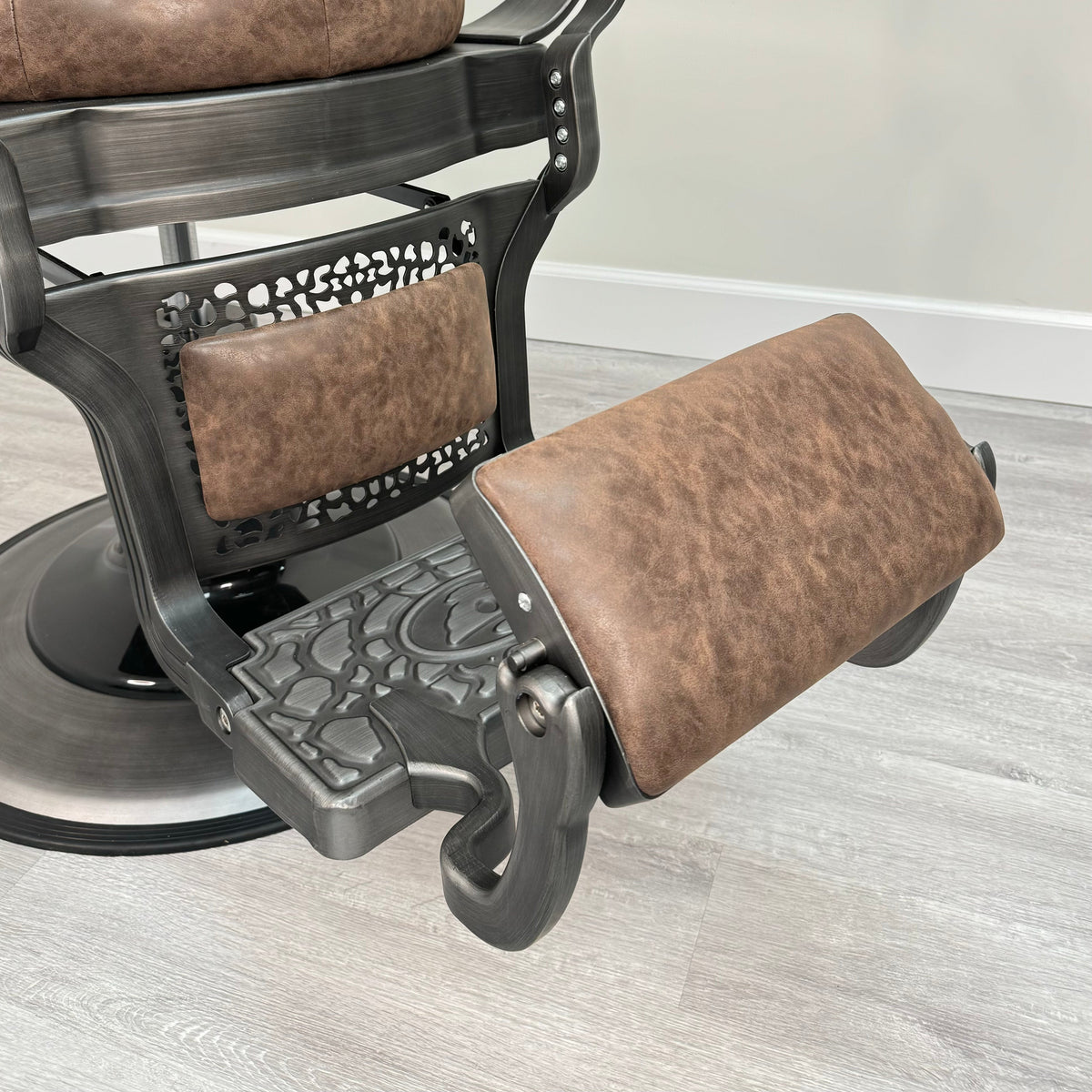 Kyoto Crown Barber Chair by Elite - Sustainable Living (View 11)