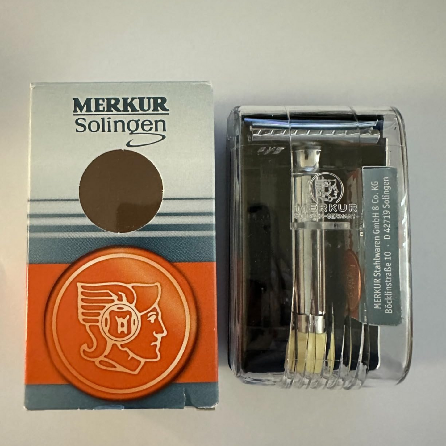 Merkur 3-Piece Shaving Set with Progress Adjustable Razor (500001), Hard Case and 10pack of blades, Chrome