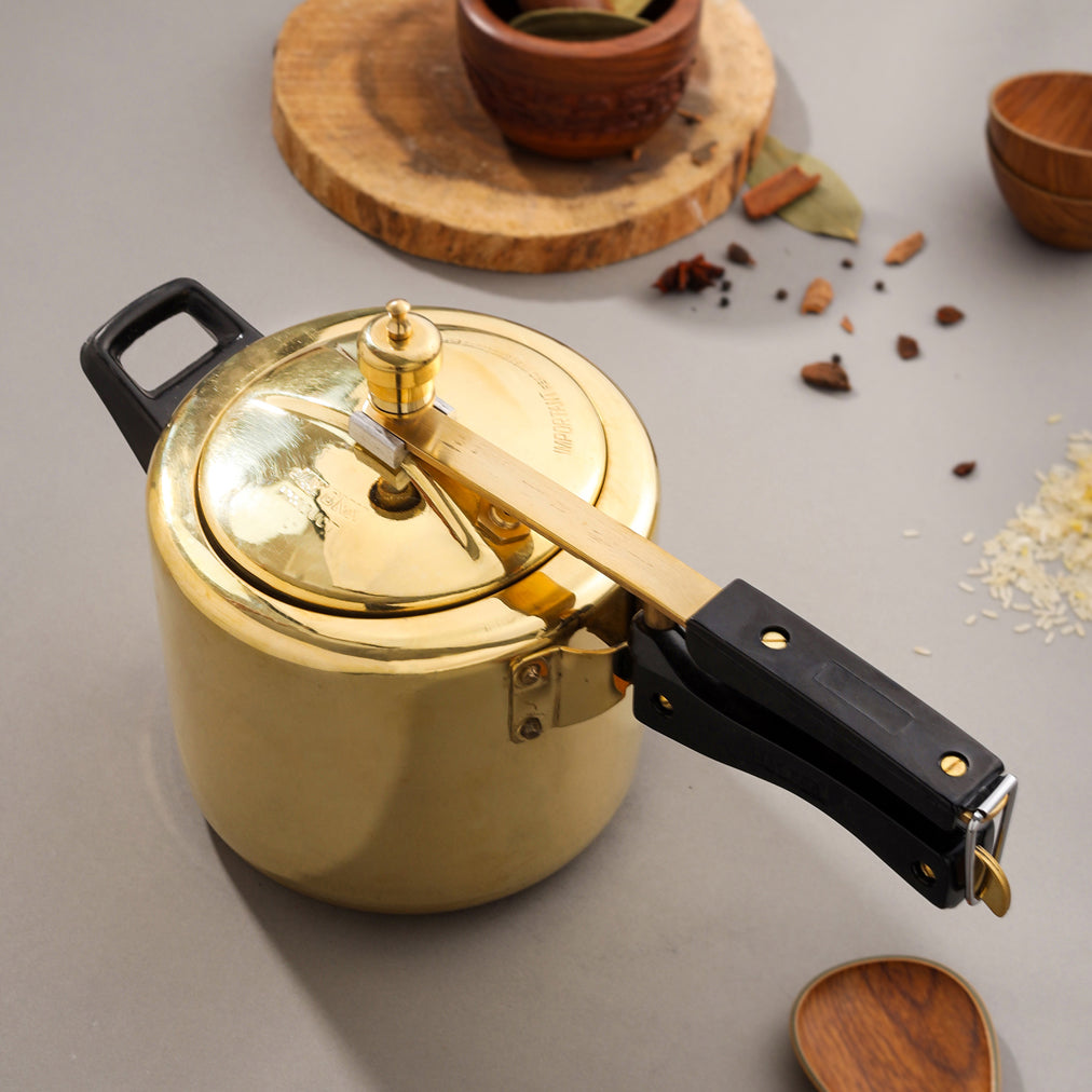 Brass Cooker with Bakelite Handles - Eco-friendly - Sama Homes
