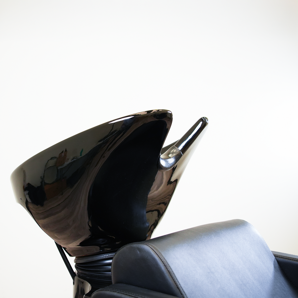Stratos Shampoo Backwash Unit