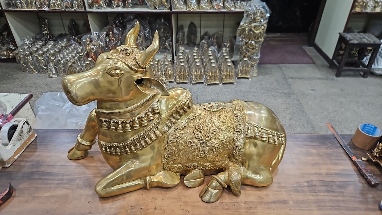 Large Brass Nandi Statue (34 Inch) - Premium Glossy Finish | 30kg Vastu Idol - Image 3