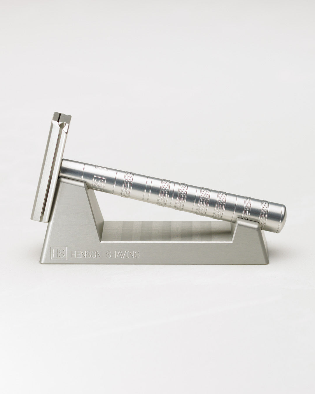 Silver safety razor on a stand with 'Erbe' branding against a white background - Image 4