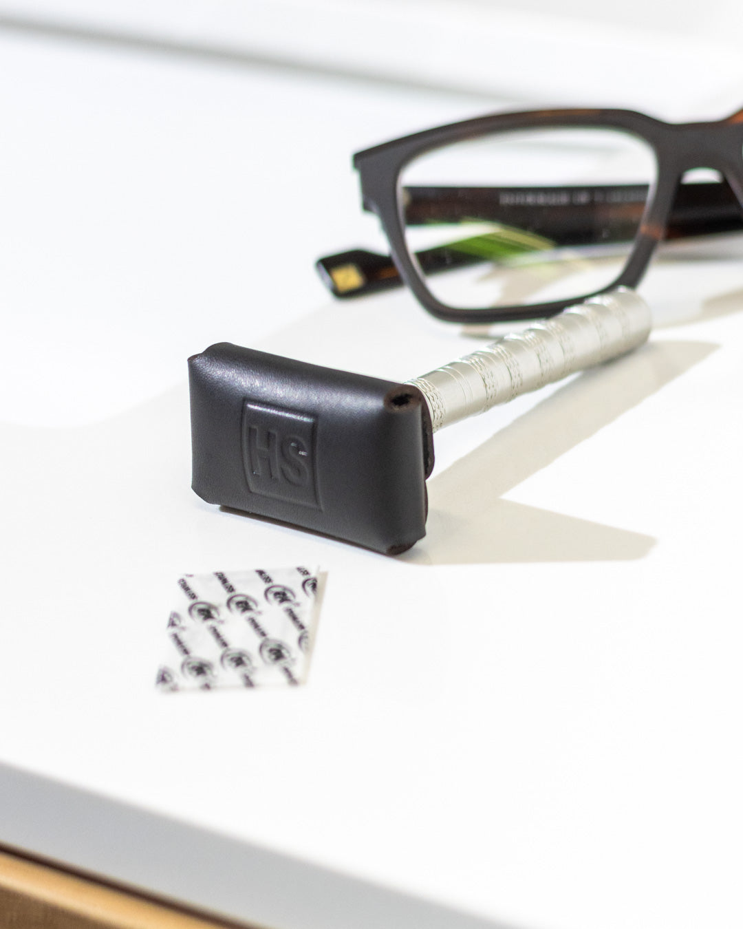 Henson Razor Black Leather Head Cover – Genuine Leather Protection – Image 4 - Image 4