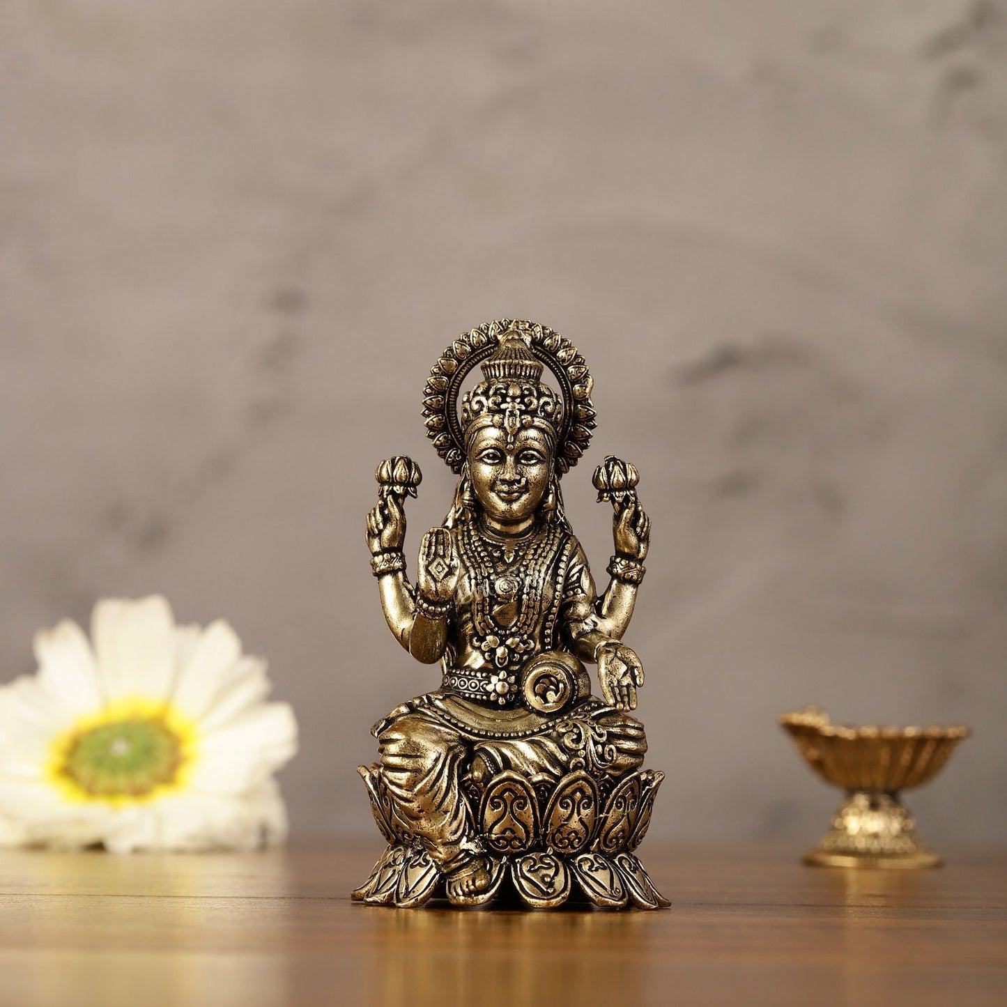 Brass kamal lakshmi idol 4" | 100% Certified Copper & Brass - Sama Homes Idol - Brass Sculpture