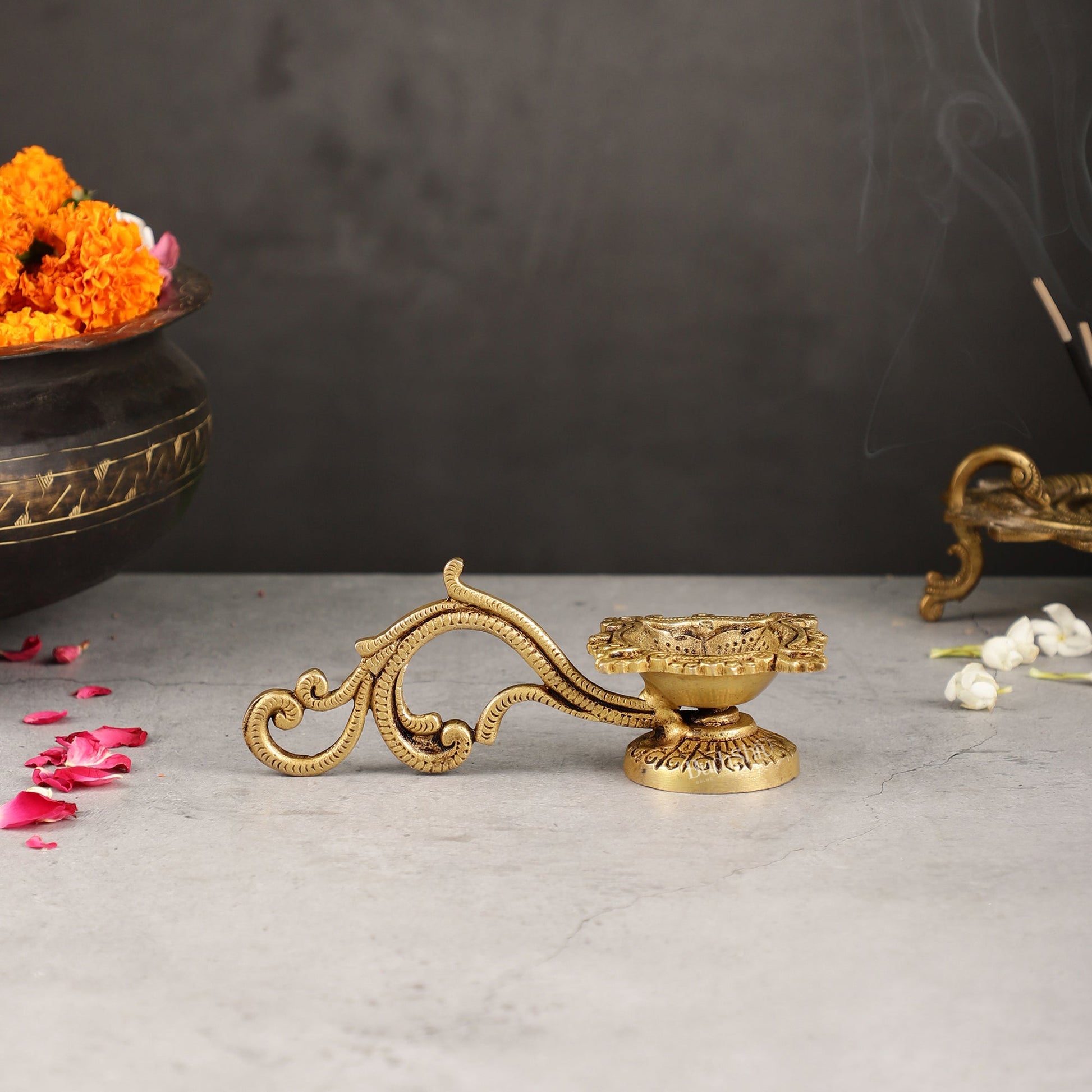 Brass unique diya with handle - Eco-friendly - Sama Homes