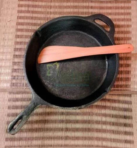 Cast Iron Skillet – Image 4