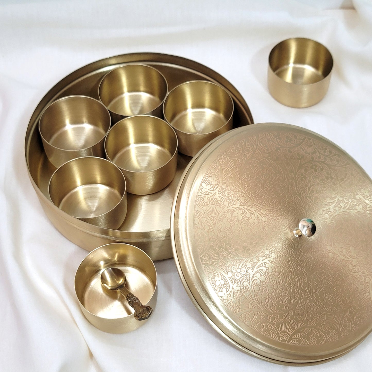 Brass Masala Box Daani – Round Spice Container, 2.5"x6"x6"