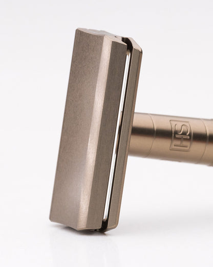 Henson AL13 Razor in Tan – Smooth, Comfortable Shaving – Image 4