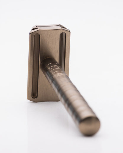 Henson AL13 Razor in Tan – Smooth, Comfortable Shaving – Image 3