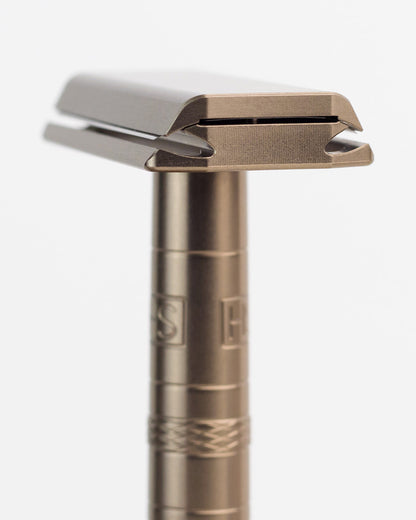 Henson AL13 Razor in Tan – Smooth, Comfortable Shaving – Image 2